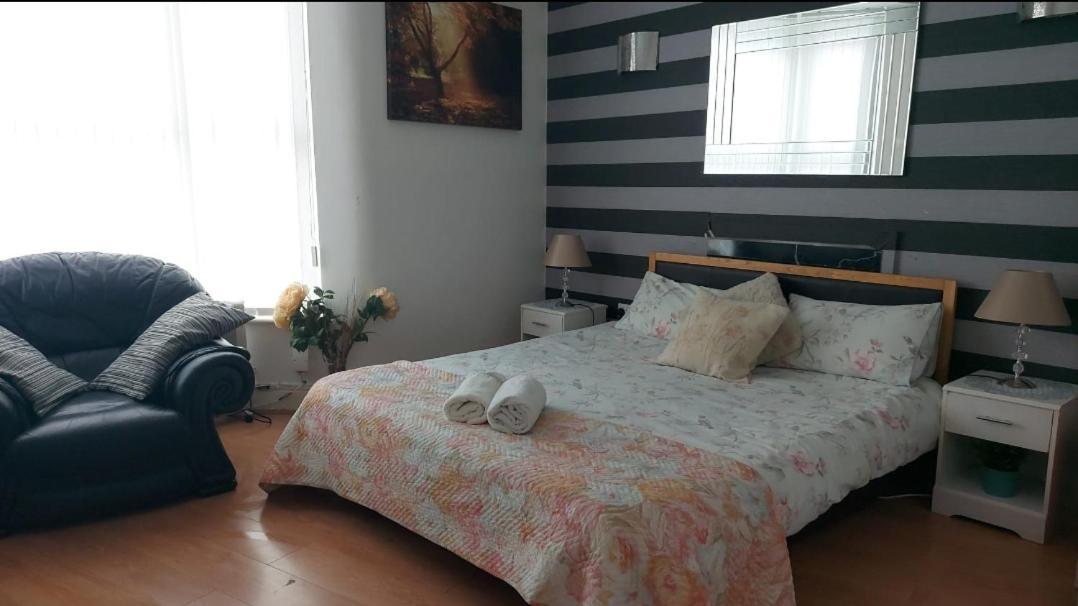 Spacious Double Room In Anfield Liverpool Exterior photo